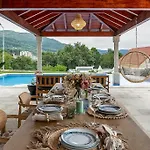 Oliveiral With River View, Heated Pool & Jacuzzi *