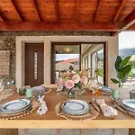 Oliveiral With River View, Heated Pool & Jacuzzi
