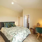 Villa Oliveiral With River View, Heated Pool & Jacuzzi