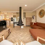 Oliveiral With River View, Heated Pool & Jacuzzi Villa