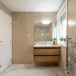 Oliveiral With River View, Heated Pool & Jacuzzi Villa