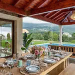Villa Oliveiral With River View, Heated Pool & Jacuzzi Vila Nova de Cerveira