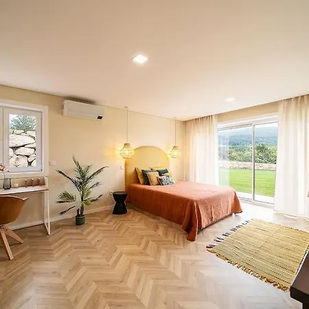 Oliveiral With River View, Heated Pool & Jacuzzi Vila Nova de Cerveira