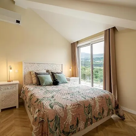 Oliveiral Countryside With River View Villa *