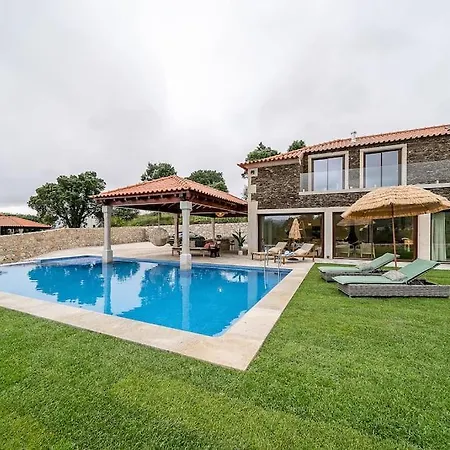 Villa Oliveiral With River View, Heated Pool & Jacuzzi