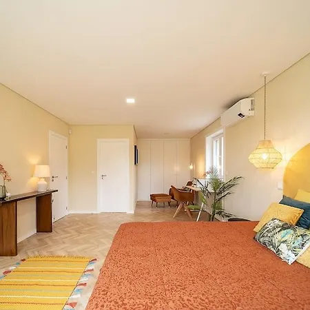 Oliveiral With River View, Heated Pool & Jacuzzi *