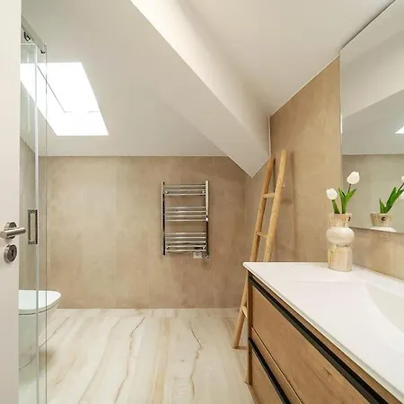 Villa Oliveiral With River View, Heated Pool & Jacuzzi Vila Nova de Cerveira