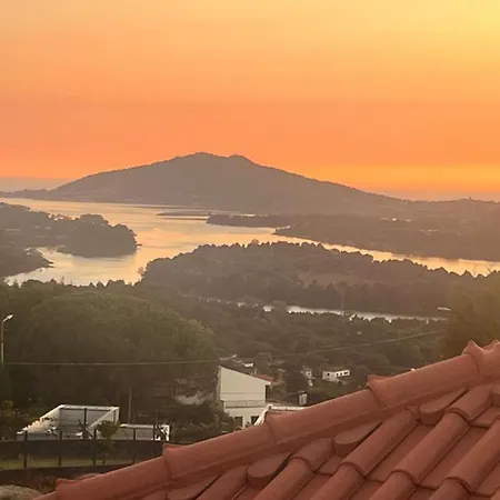 Villa Oliveiral With River View, Heated Pool & Jacuzzi Vila Nova de Cerveira