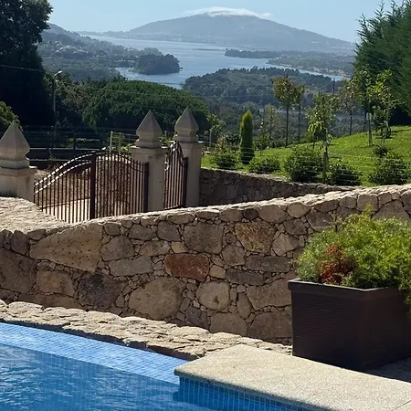 Villa Oliveiral With River View, Heated Pool & Jacuzzi Vila Nova de Cerveira