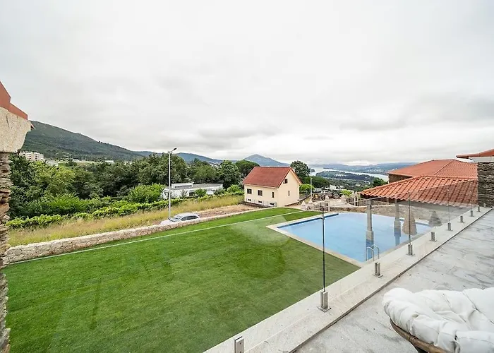 Oliveiral Countryside With River View Villa *