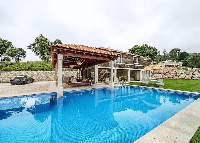 Oliveiral Countryside With River View 别墅