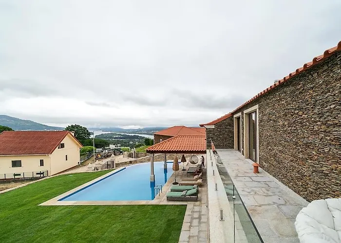 Oliveiral Countryside With River View Villa