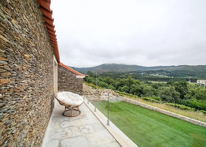 Oliveiral Countryside With River View 维拉·诺瓦·达·塞尔维尔