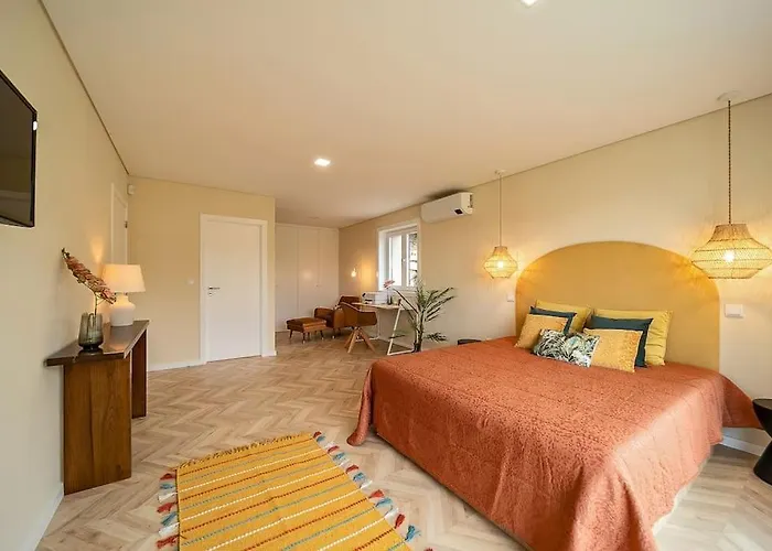 Oliveiral Countryside With River View Villa *