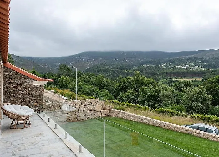 Oliveiral Countryside With River View 别墅