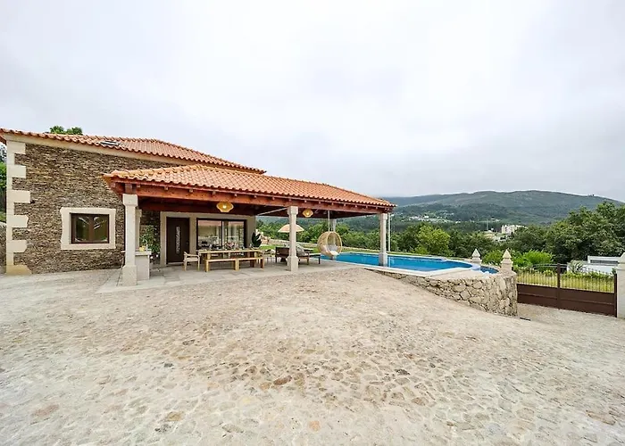Oliveiral Countryside With River View Villa
